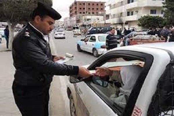 بسبب مخالفة مرور ضبط سائق تعدى على رجل مرور