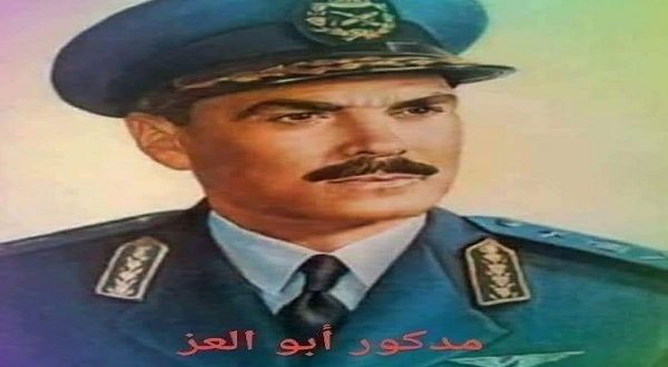 من هو البطل المصري الذي طالب موشي ديان براسه علنا؟