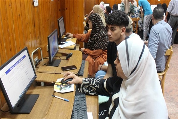 أعلنت وزارة التعليم العالي والبحث العلمي اليوم الأحد الحد الأدنى