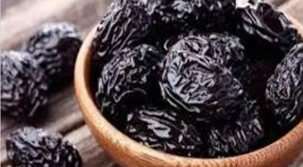 الزبيب الأسود يخلصك من الأنيميا