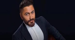 تامر حسني يتحدى كسر قدمه ويواصل تألقه