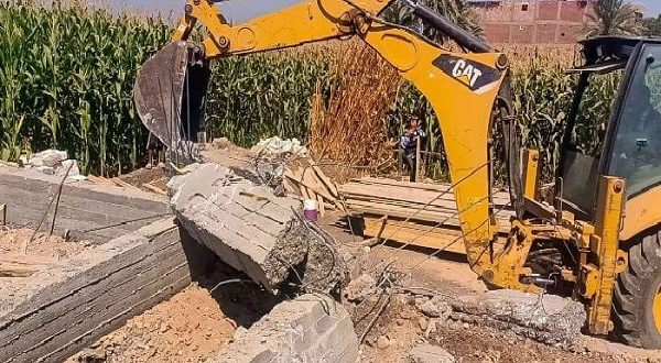 محافظ سوهاج يعلن إزالة 1319 حالة تعدٍ على أراضي الدولة والزراعة في موجة جديدة