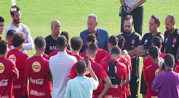 مفاجأة كبرى: الخطيب يعلن اعتزاله رئاسة الأهلي ويسلم الراية لصلاح الدين