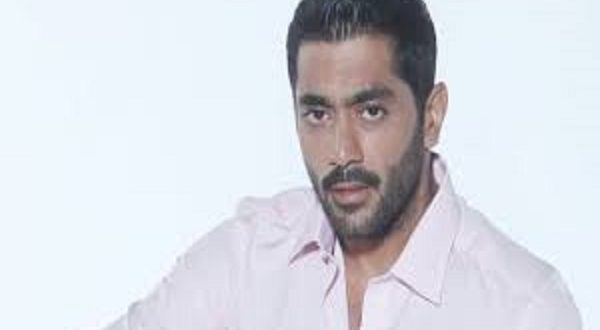 الجامعة البريطانية تنفي شائعات منح أحمد فلوكس دكتوراه فخرية وتتوعد بالإجراءات القانونية