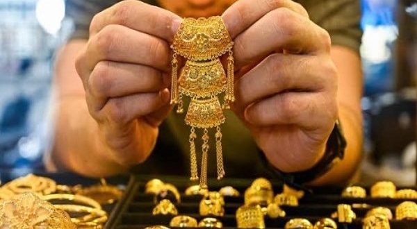 انفجار الذهب: عيار 21 يخترق 5400 جنيه في مصر