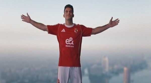 الزمالك يشكو زيزو لعدم مصافحة نائب رئيسه.. والأهلي يرد بشكوى ضد الجماهير