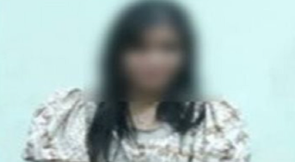 ضبط سيدة في الإسكندرية بترويج أعمال منافية للآداب عبر تطبيق شهير