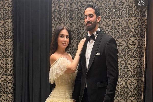 فارق 13 عامًا يُثير الجدل... مي عز الدين تكبر زوجها أحمد تيمور.. "حب بلا حدود" أم "رقم صادم"؟