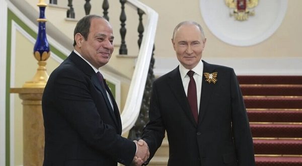 السيسي وبوتين يشهدان تركيب وعاء المفاعل الأول في الضبعة وتوقيع أمر الوقود النووي