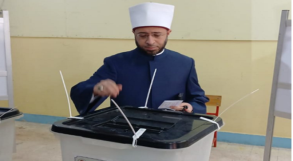 وزير الأوقاف يدلي بصوته في «النواب 2025» بالتجمع الخامس: المشاركة واجب شرعي