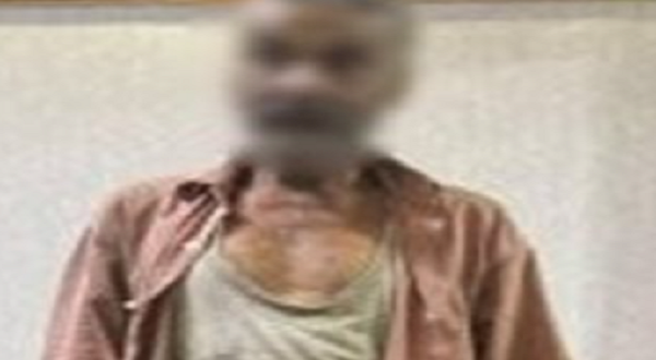 مريض نفسي يطارد الأطفال في سوهاج