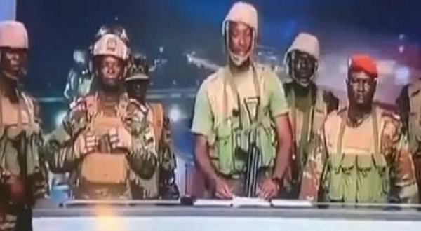 محاولة انقلاب في بنين: عسكريون يعلنون إقالة الرئيس وإغلاق الحدود