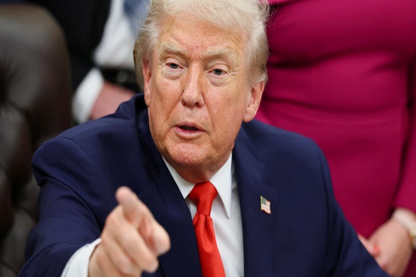 ترامب يربط "نوبل" بـ"التخلي عن التفكير في السلام فقط"