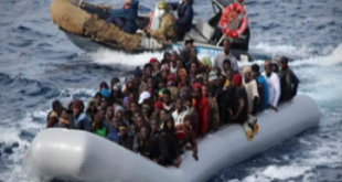 إنقاذ 31 مهاجراً غير شرعي قبالة اليونان.. والمهرب مصري (19 عاماً)