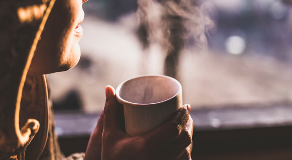 لماذا تحتاج إلى شرب المزيد من الماء في الطقس البارد؟