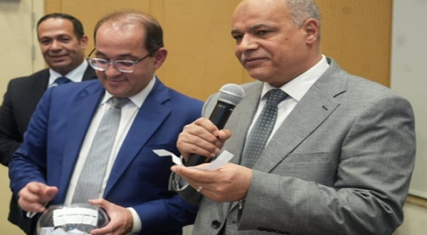 كجوك ينعى قرعة الحج لعاملي المالية: «ادعوا لمصر بالاستقرار»