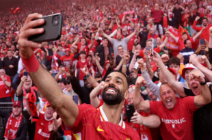 محمد صلاح يستمر مع ليفربول.. الخلاف مع سلوت ينتهي والجماهير تحتفل بعودته
