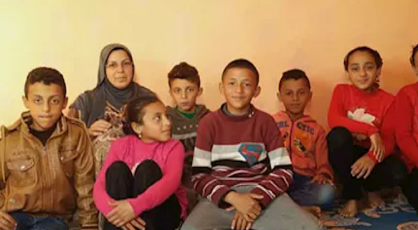 غزالة والسبع توائم.. "كارثة طبيعية" حقيقية في منزل بسيط بالبحيرة