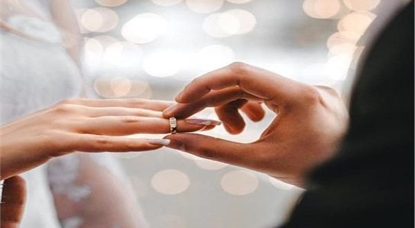 الزوجة المتعددة الأزواج".. شاب يكشف زواج زوجته من 5 رجال في وقت واحد