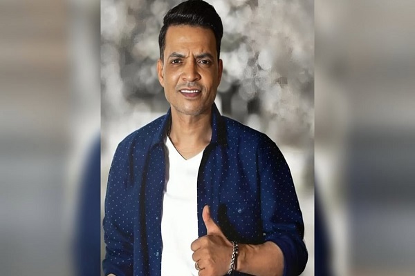 طارق الشيخ يكشف أسرار الفن الشعبي: الصدق والوجع سر الخلود.. والمهرجانات بلا روح