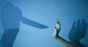 جريمة بشعة بالقاهرة: أب يطعن زوجته حتى الموت ويحاول قتل ابنته