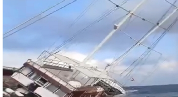 عملية إنقاذ ناجحة.. 28 شخصاً ينجون من كارثة لانش سياحي في حماطة