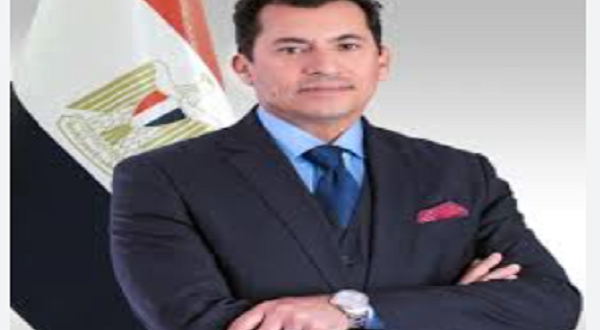 وزير الشباب والرياضة يثير الجدل بعد تصريحه: "المولى عز وجل تجسد في أنبياء وكتب سماوية"