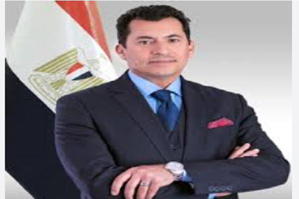 وزير الشباب والرياضة يثير الجدل بعد تصريحه: "المولى عز وجل تجسد في أنبياء وكتب سماوية"