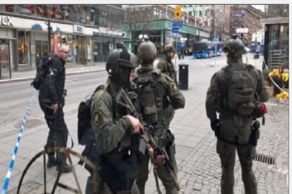 مأساة خلف الأبواب المغلقة.. "نخاس السويد" يعرض زوجته للبيع لـ 120 رجلاً