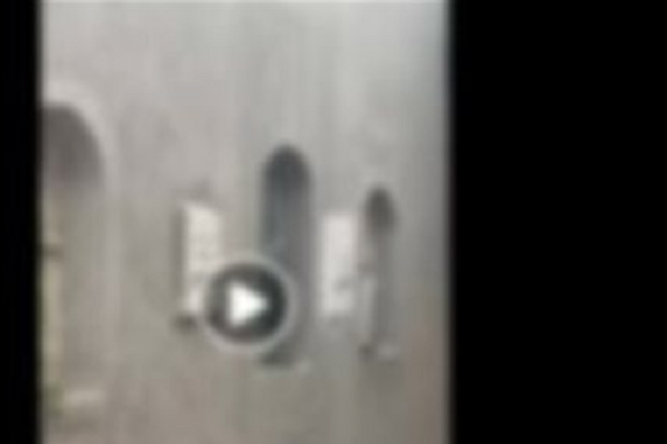 الداخلية تفنّد ادعاء سرقة أبواب مقابر بالفيوم