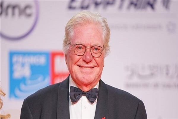 توضيح من حسين فهمي.. السينما الجزائرية فخر للعرب وتصريحاتي حول "السعفة الذهبية" كانت نظرية وعفوية