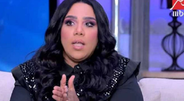 بين "خطيئة الفن" و"حلم النقاب".. خالد منتصر يفتح النار على شيماء سيف