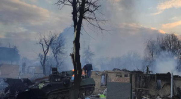 انفجارات تهز قاعدة "فيكتوريا" الأمريكية ببغداد واستنفار للمنظومات الدفاعية