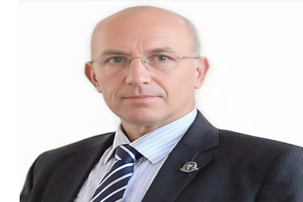 بمناسبة عيد الفطر.. عضو الاتحاد الدولي للصحفيين يهنئ الرئيس السيسي والشعب المصري