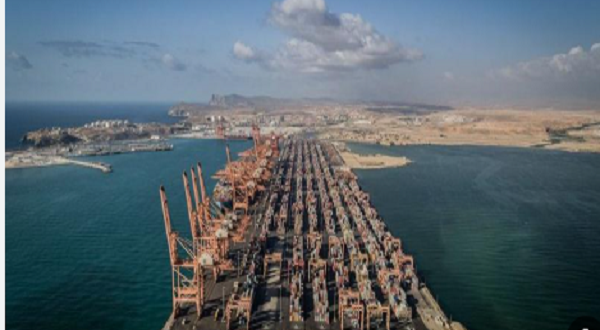 مسقط: هجمات "غادرة" تستهدف ميناء صلالة