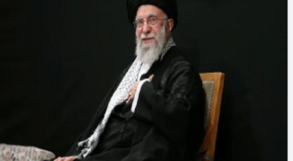 دقيقة واحدة تنهي حقبة "المرشد"