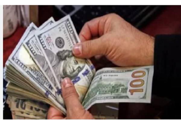 الجنيه يتخطى حاجز الـ 52 أمام الدولار