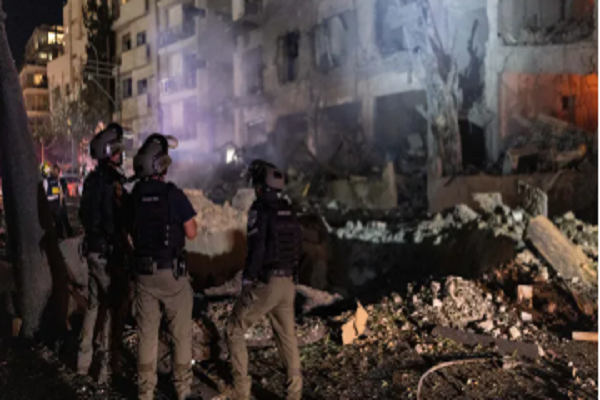 تصعيد الشرق الأوسط... آخر التطورات ..اندلاع الحرب الشاملة بين إيران وتحالف أمريكي-إسرائيلي