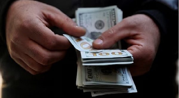 الأخضر يواصل تحركاته الملحوظة.. أسعار الدولار اليوم في البنوك المصرية وسوق الصرف تشتعل مجدداً