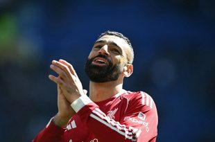 دموع الفراق تقترب.. عائلة محمد صلاح ترفض تشجيع فريقه الجديد وتتمسك بـ "الريدز"