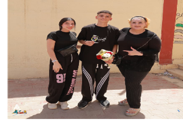 من قلق اللجان إلى فرحة النجاح.. الإعلامية إيمان خليفة تحتفل بعبور نجلها "الشهادة الإعدادية" في لقطة مبهجة