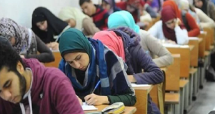 "متصوّر على مفرش!".. لقطة غريبة تفجّر السخرية والجدل في تسريبات امتحان الدين للثانوية العامة