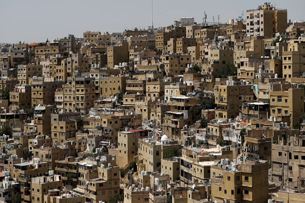 أجواء الشرق الأوسط تلتهب.. صفارات الإنذار تدوّي في الأردن والدفاع الجوي يسقط 8 صواريخ إيرانية
