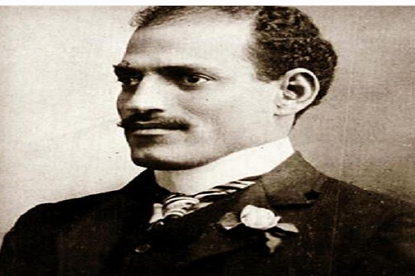 من الحسين إلى الليسانس.. حكاية أول بدلة وأول أكلة للنحاس في القاهرة